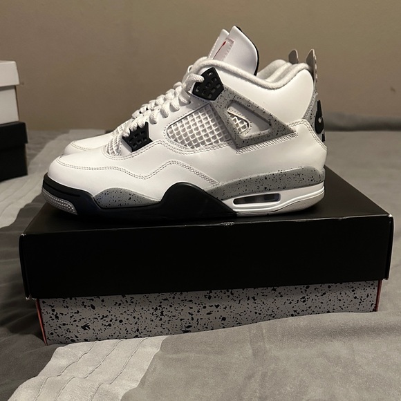 Nike Air Jordan 4 white cement Size 9 Men brand new - Picture 1 of 6
